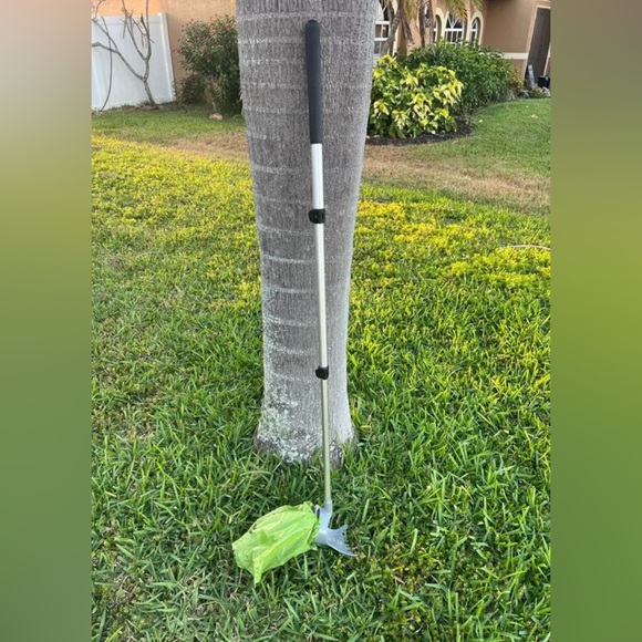 NEW Dog Poop Scooper - Picture 2 of 4